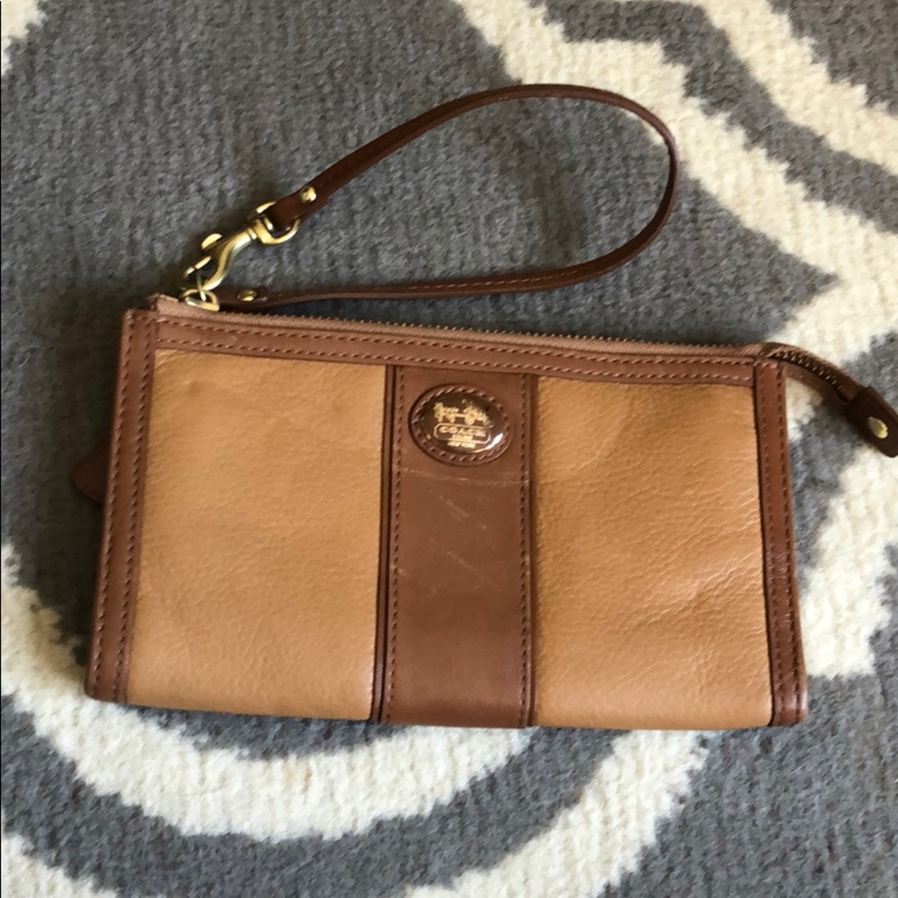 Coach wristlet wallet